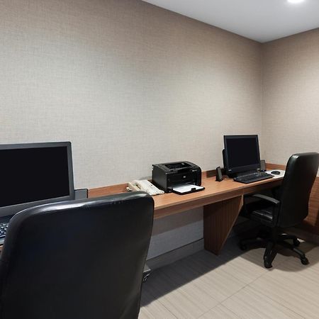 Microtel Inn & Suites By Wyndham Kirkland Lake Exteriör bild