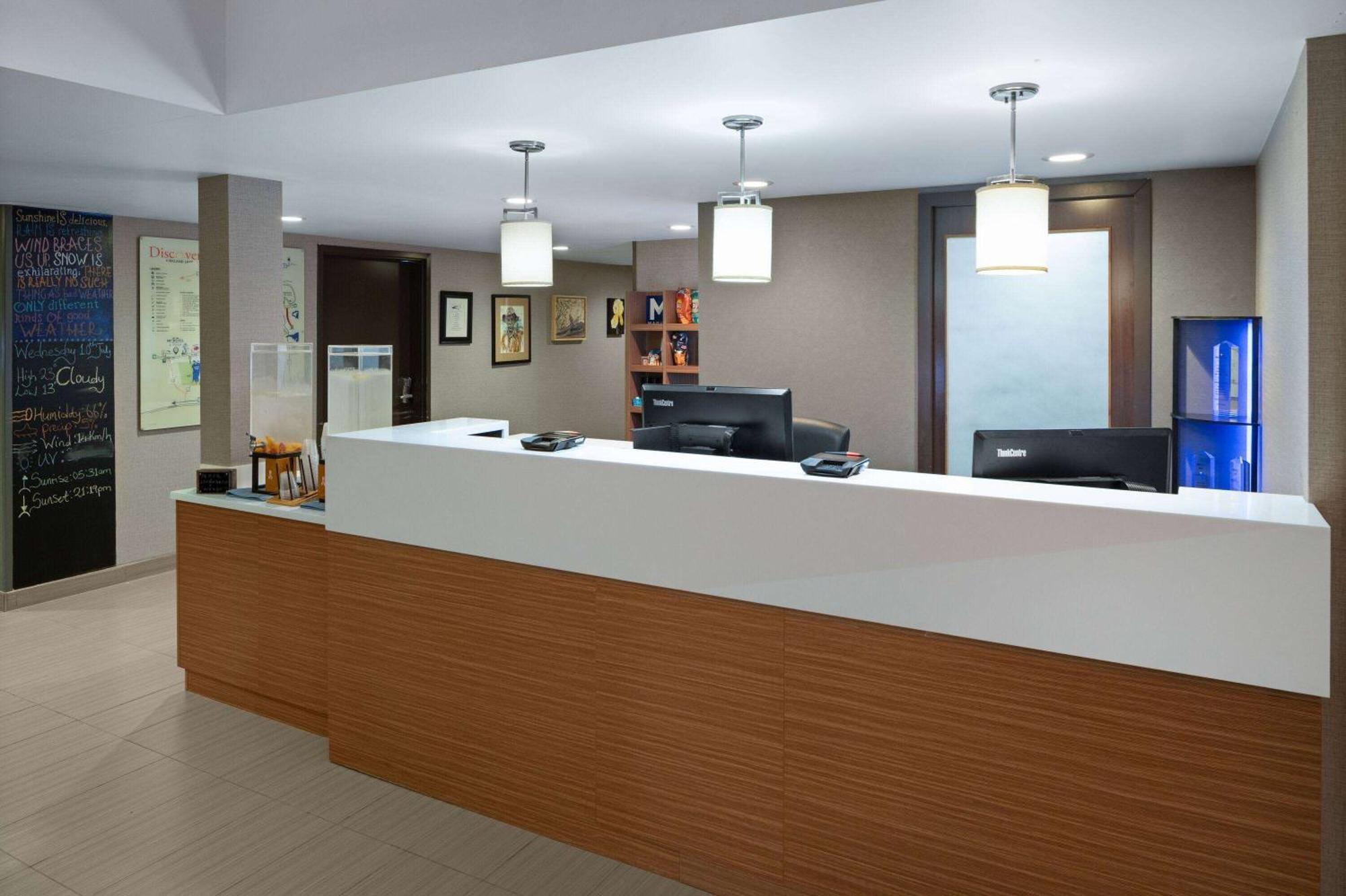 Microtel Inn & Suites By Wyndham Kirkland Lake Exteriör bild