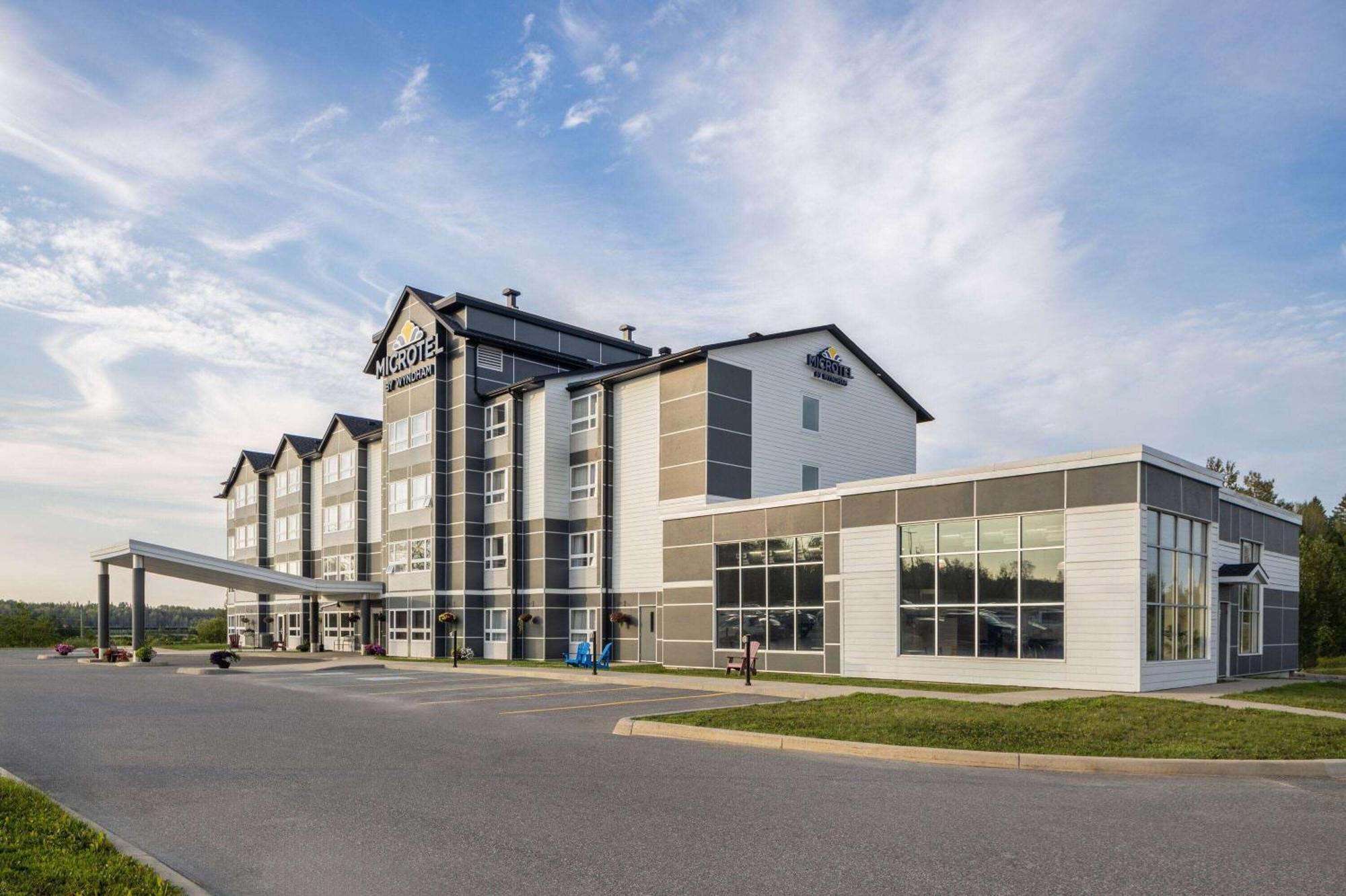 Microtel Inn & Suites By Wyndham Kirkland Lake Exteriör bild