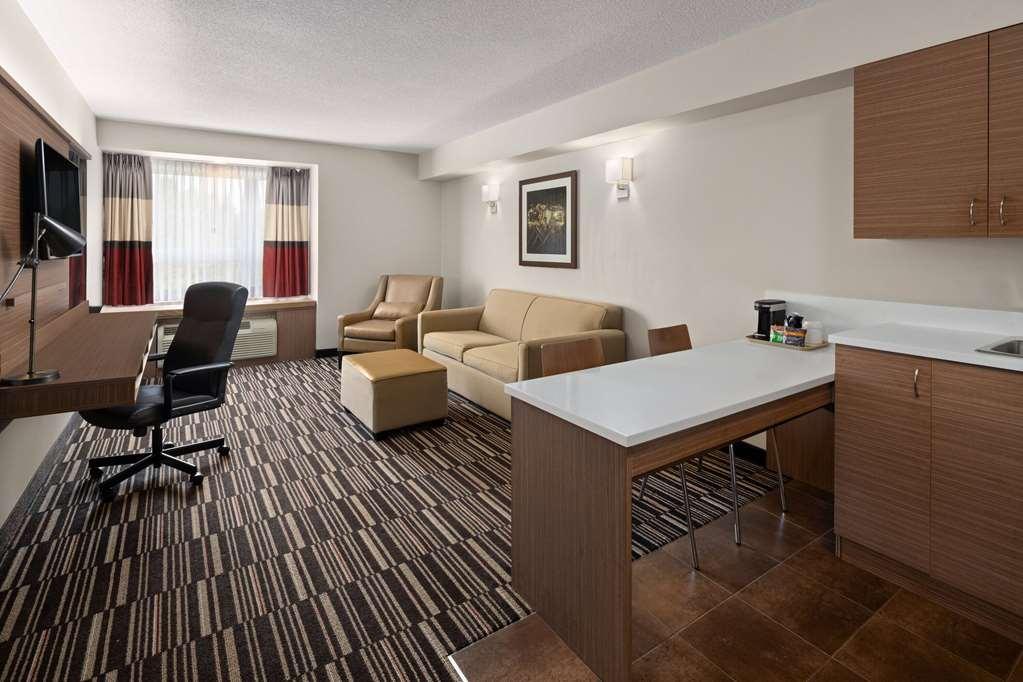 Microtel Inn & Suites By Wyndham Kirkland Lake Rum bild