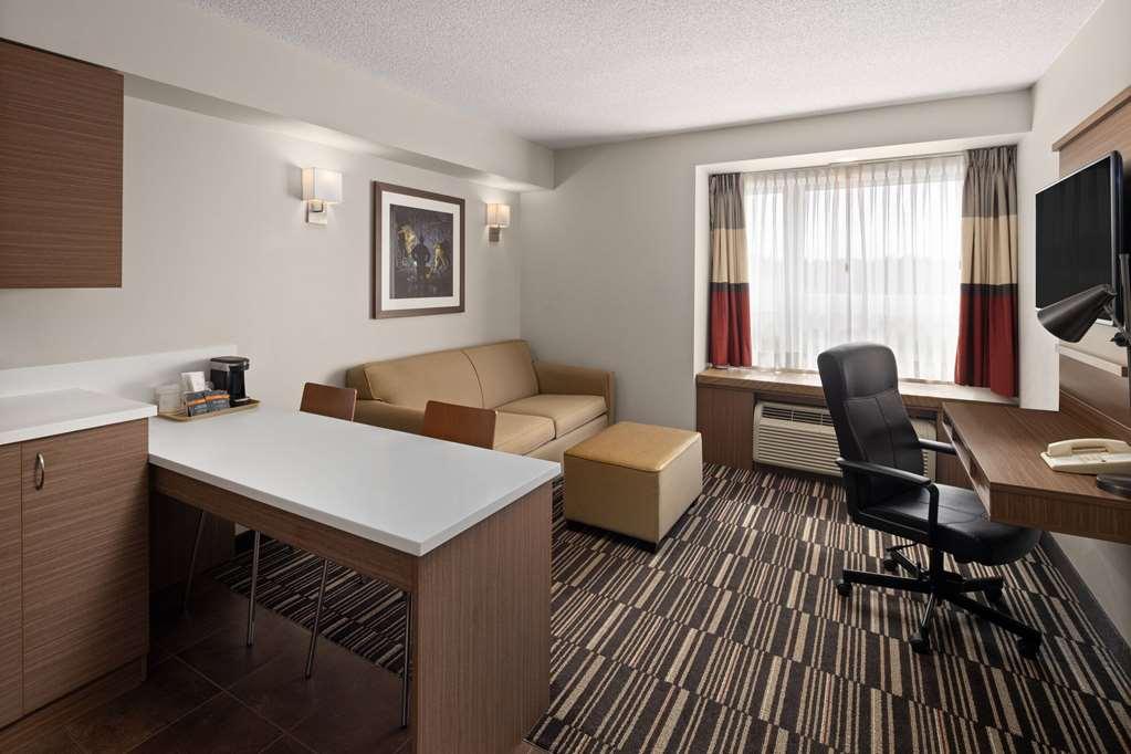 Microtel Inn & Suites By Wyndham Kirkland Lake Rum bild