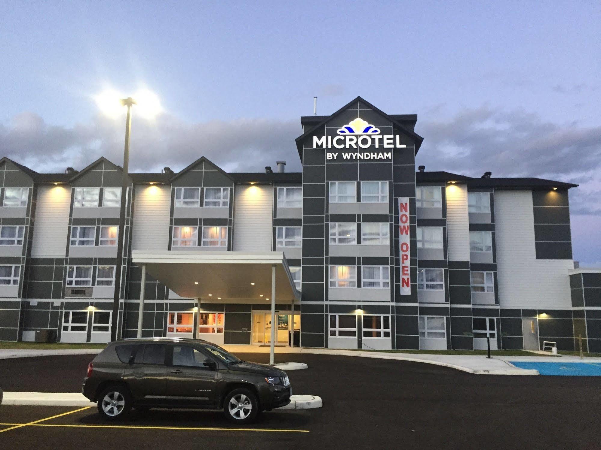 Microtel Inn & Suites By Wyndham Kirkland Lake Exteriör bild